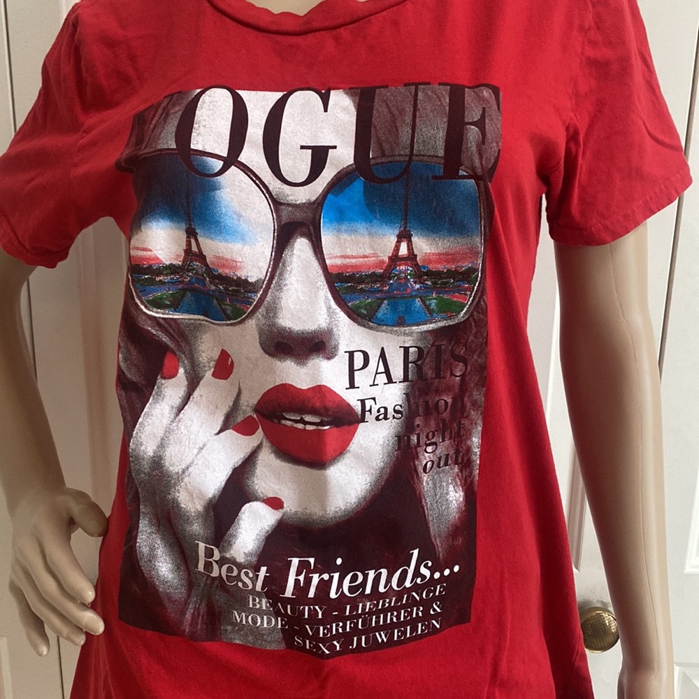 ON Fire Womens L/XL Red Long Tee Shirt. Scoop hem. Vogue Magazine Graphic. So - Picture 4 of 11
